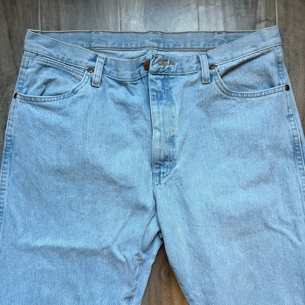 Wrangler Men's Light Blue Straight Jeans size 36x32 - Picture 3 of 9